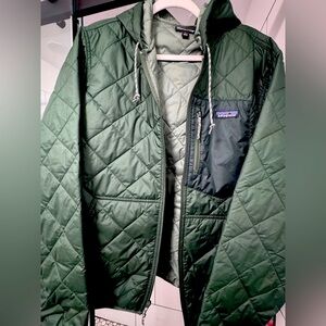 Men’s diamond quilted jacket.